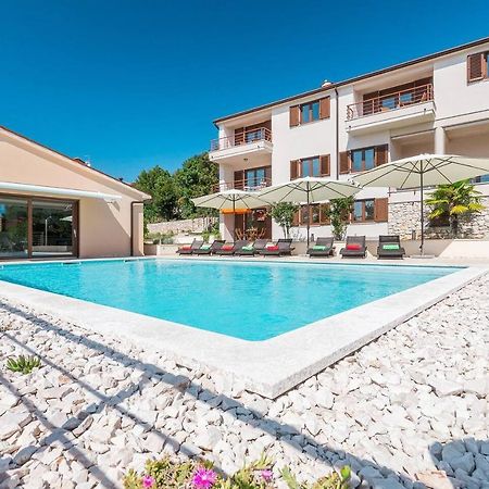 E&T Apartments With A Beautiful Pool Rabac Zewnętrze zdjęcie