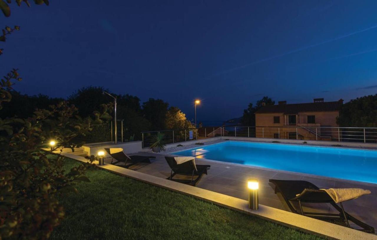 E&T Apartments With A Beautiful Pool Rabac Zewnętrze zdjęcie