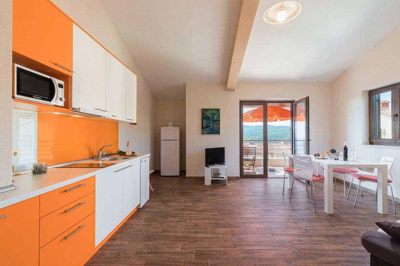 E&T Apartments With A Beautiful Pool Rabac Zewnętrze zdjęcie