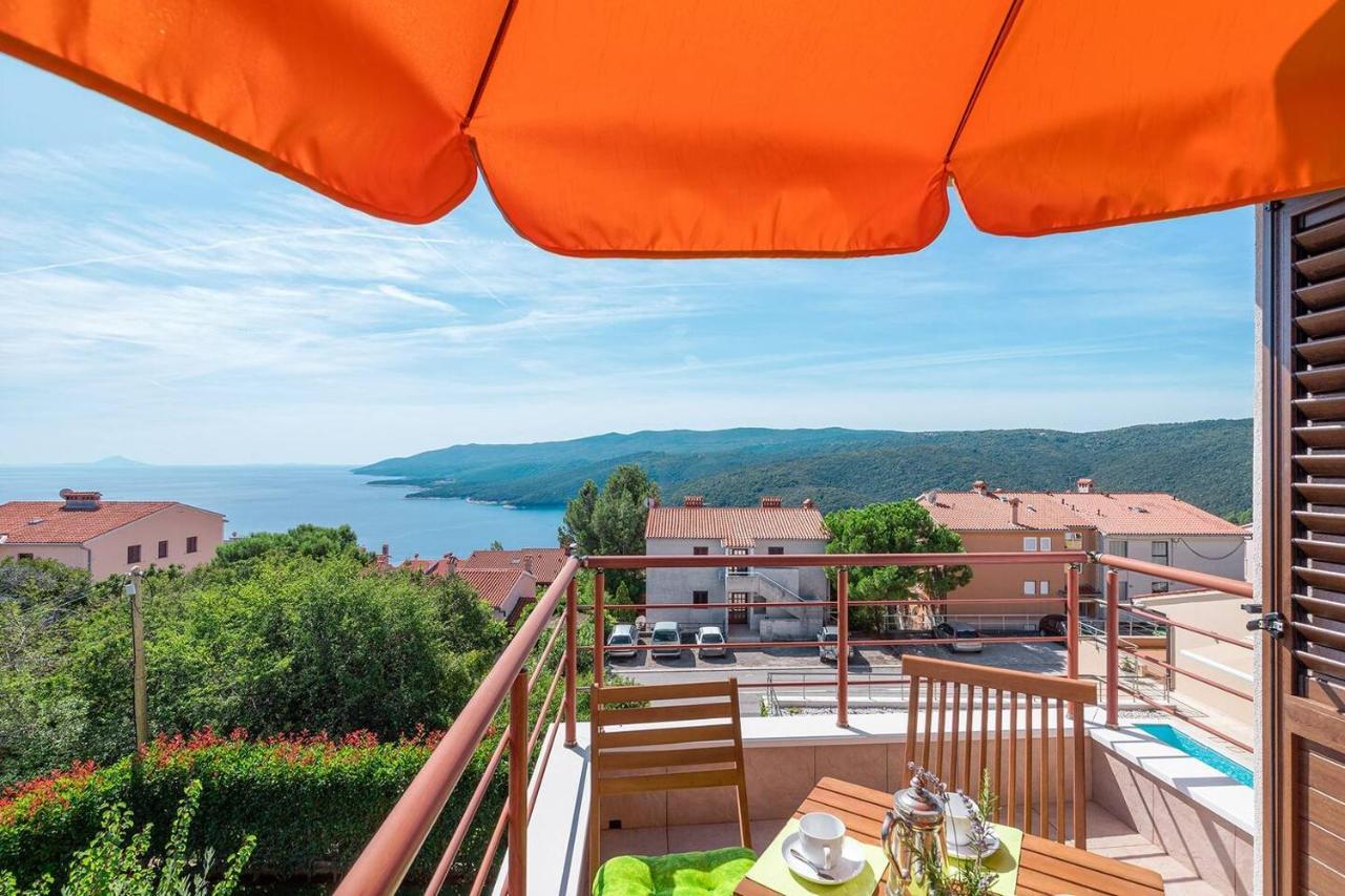 E&T Apartments With A Beautiful Pool Rabac Zewnętrze zdjęcie