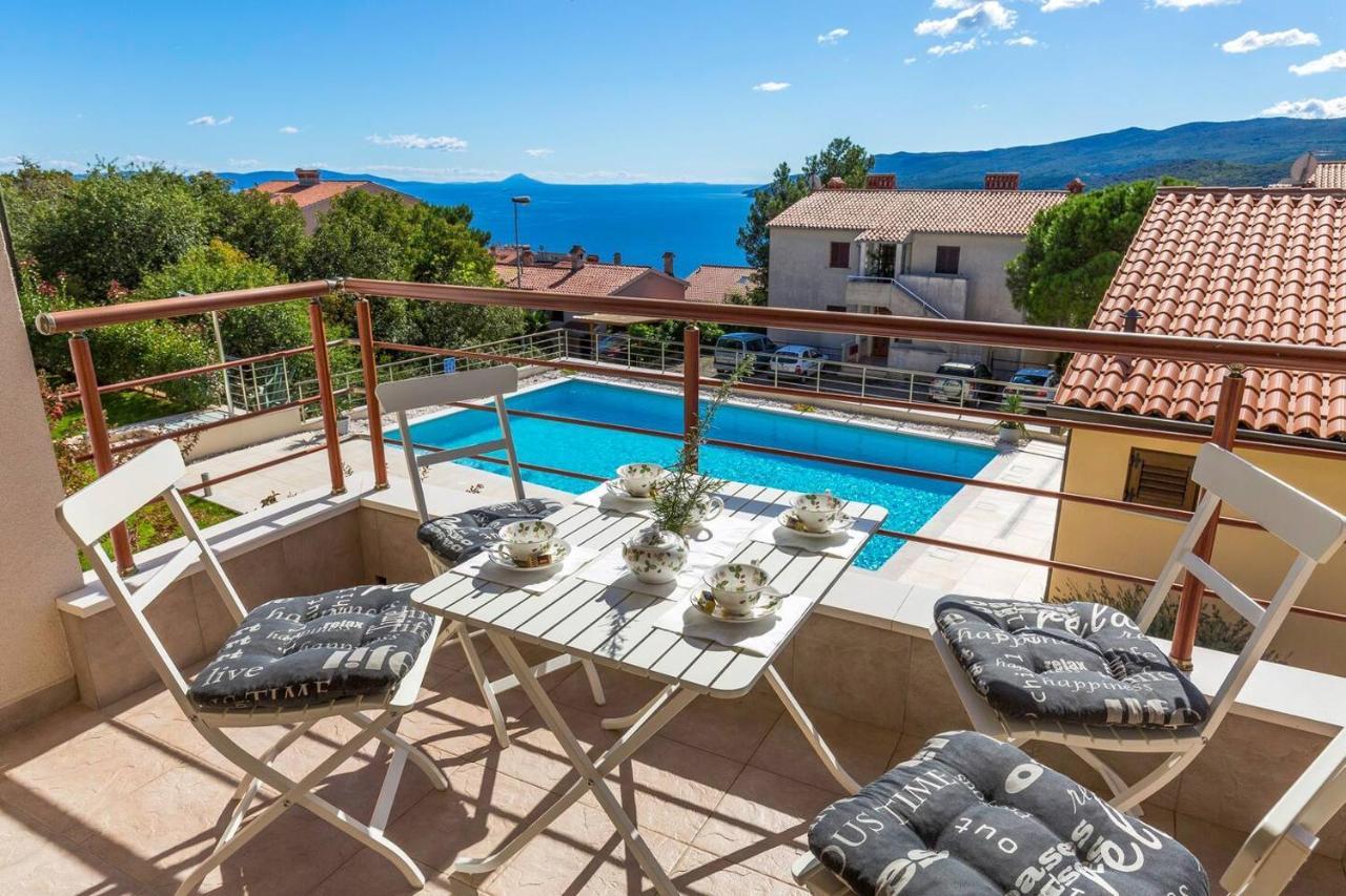 E&T Apartments With A Beautiful Pool Rabac Zewnętrze zdjęcie